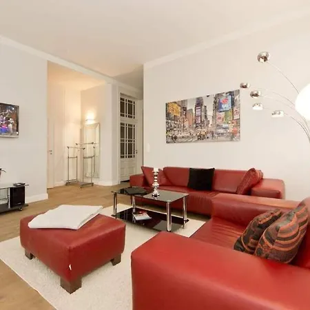 Julius App 5 American Style Apartment